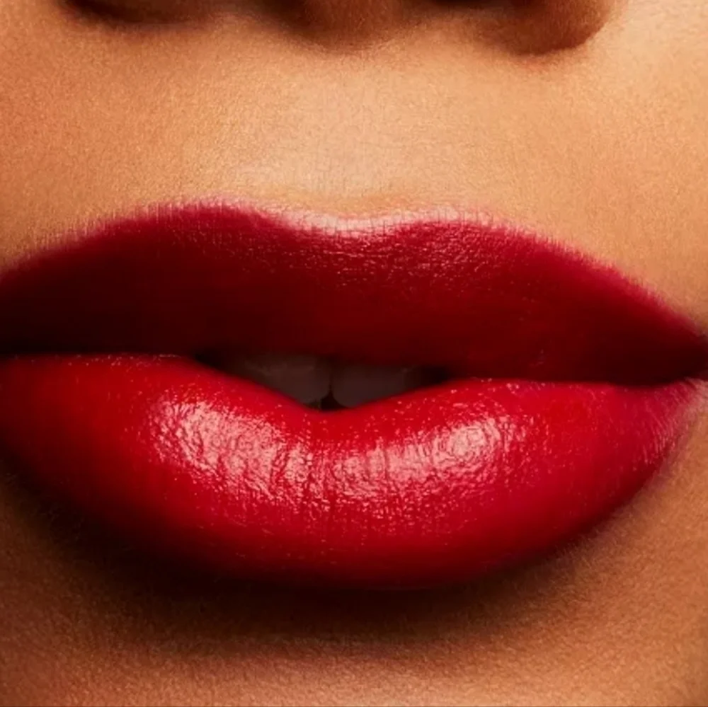 MAC E for Effortless Love Me Lipstick 423